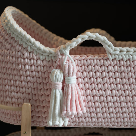The Manor Moses Basket